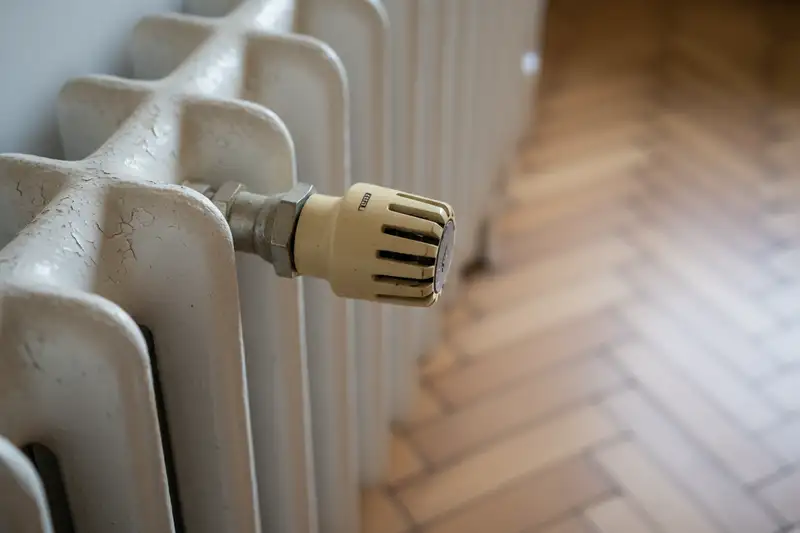 Ab 52 kg CO2 pro Quadratmeter trägt der Vermieter 95 Prozent der CO2-Abgabe, unter 12 kg zahlt der Mieter zu 100 Prozent