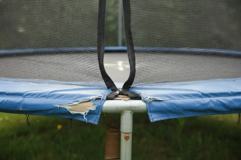 68 Prozent der Trampolin-Unfälle passieren, wenn mehrere Kinder gleichzeitig auf dem Sprungtuch sind