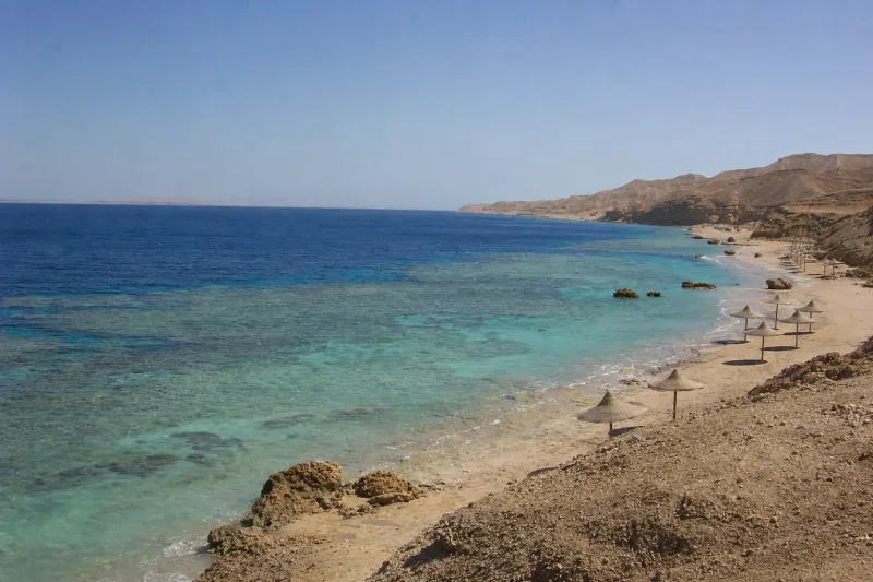 Hurghada erreicht im November rund 27 Grad bei 9 Sonnenstunden pro Tag, mehr Sonne in einer Woche als ein kompletter deutscher November